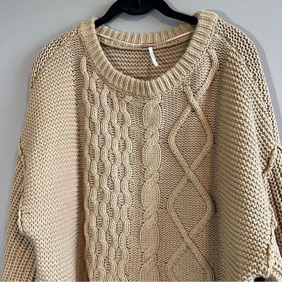 Free People Women’s Dream Cable Knit Tan Sweater Oversized Small - Picture 3 of 12
